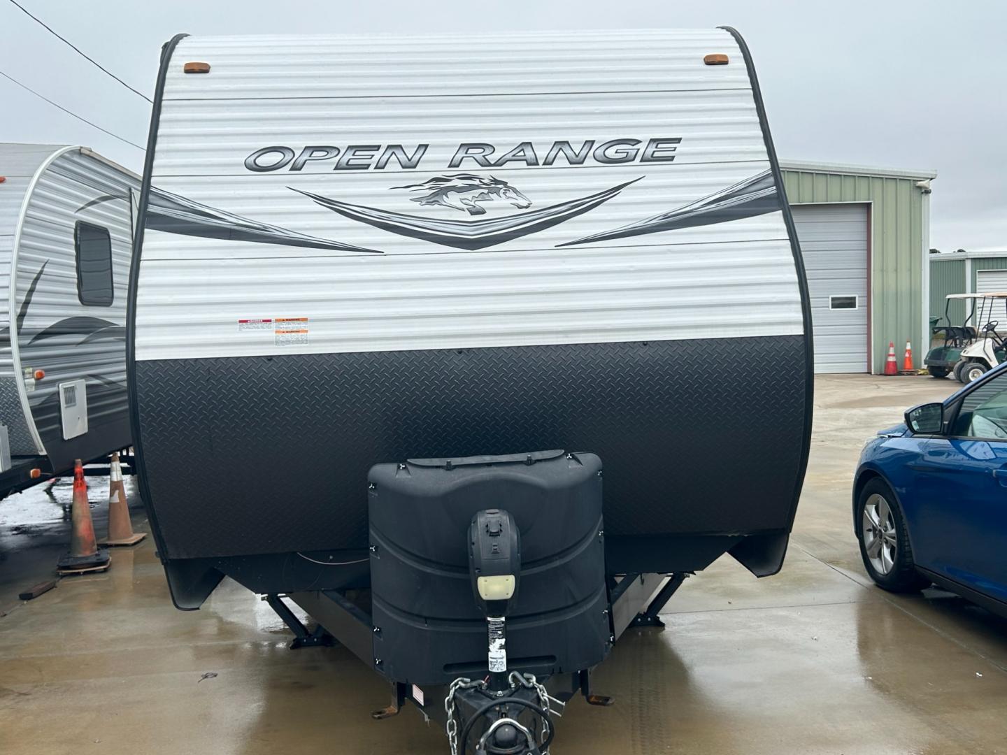 2021 White /TAN Highland Ridge RV, Inc OPEN RANGE 26BHS (58TBH0BP7M1) , located at 17760 Hwy 62, Morris, OK, 74445, 35.609104, -95.877060 - Photo#5